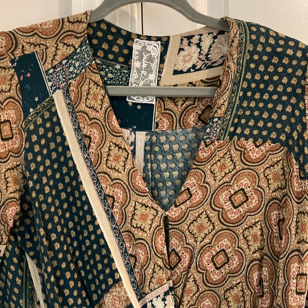 Long sleeve v neck too